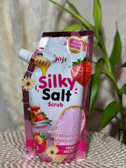 Silky Salt Scrub Strawberry & Honey